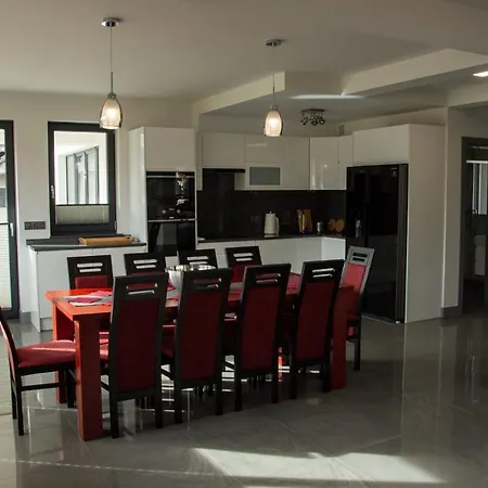 Domino-apartamenty Red *