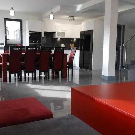 Domino-apartamenty Red *