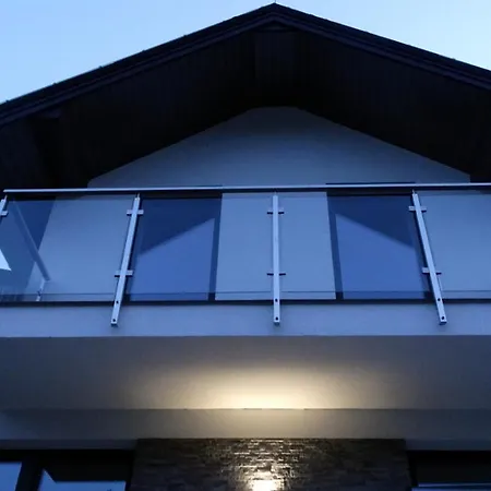 Dom wakacyjny Domino-apartamenty Red Krościenko