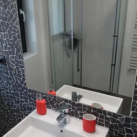 Domino-apartamenty Red Holiday home *